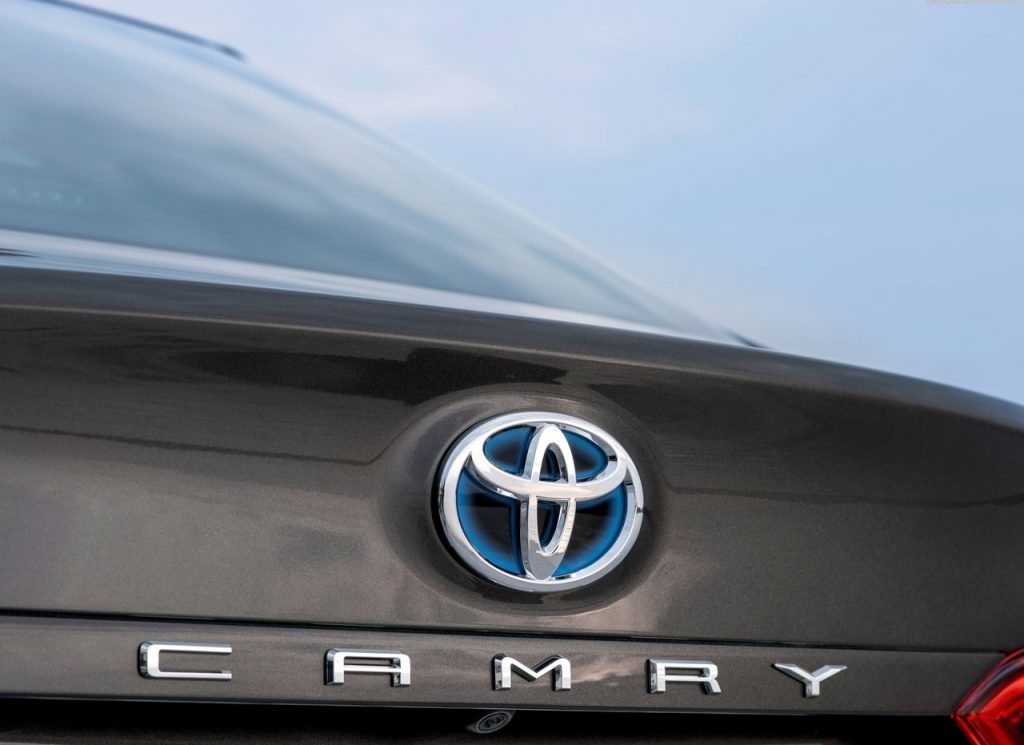 Quinze anos depois, o Toyota Camry está de regresso