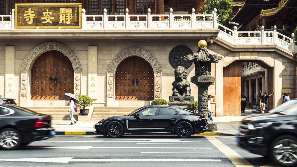 Porsche Taycan inicia digressão em Xangai