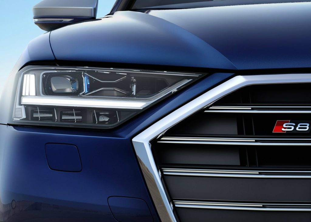 Audi S8 foge ao Diesel com um poderoso V8 de 571 cv
