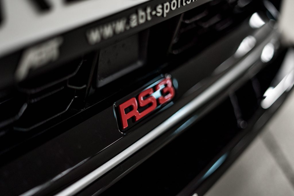 Audi RS3 transformado pela ABT ganha 70 cavalos