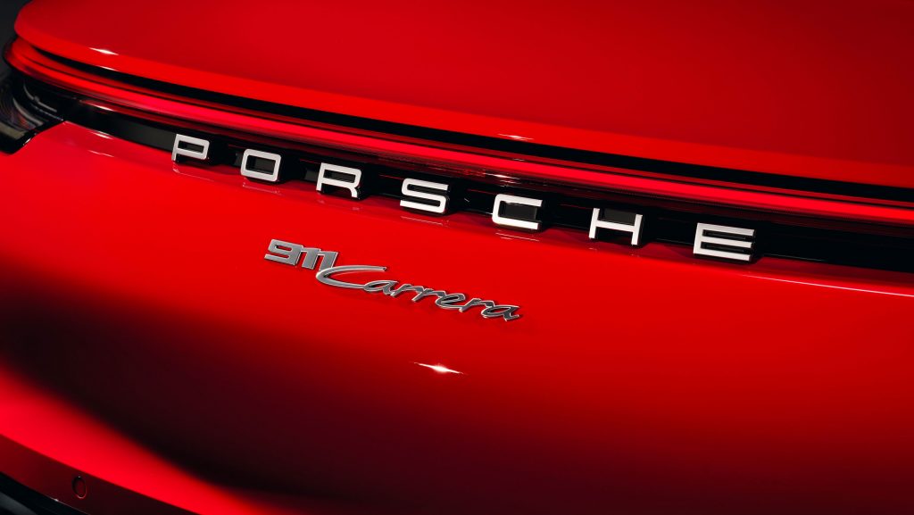 Porsche 911 Carrera, a versão mais acessível do desportivo alemão
