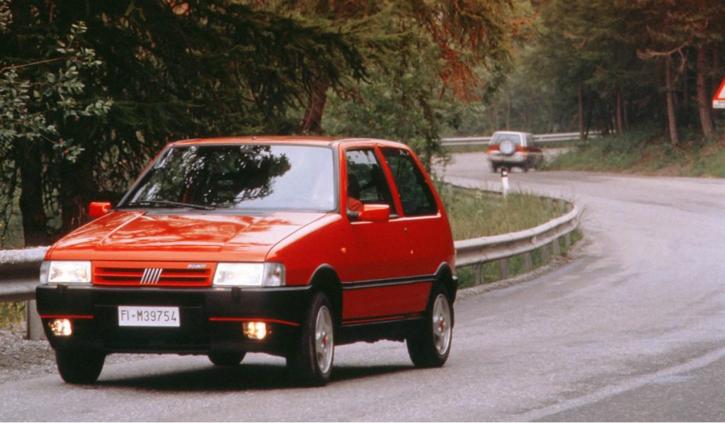 Fiat Uno Turbo i.e., o pequeno diabo com rodas