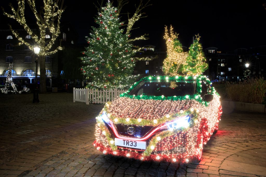 Nissan Leaf adere ao Natal e veste-se a rigor