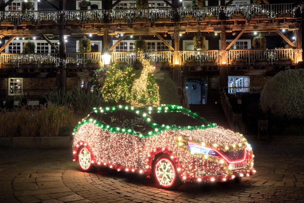 Nissan Leaf adere ao Natal e veste-se a rigor