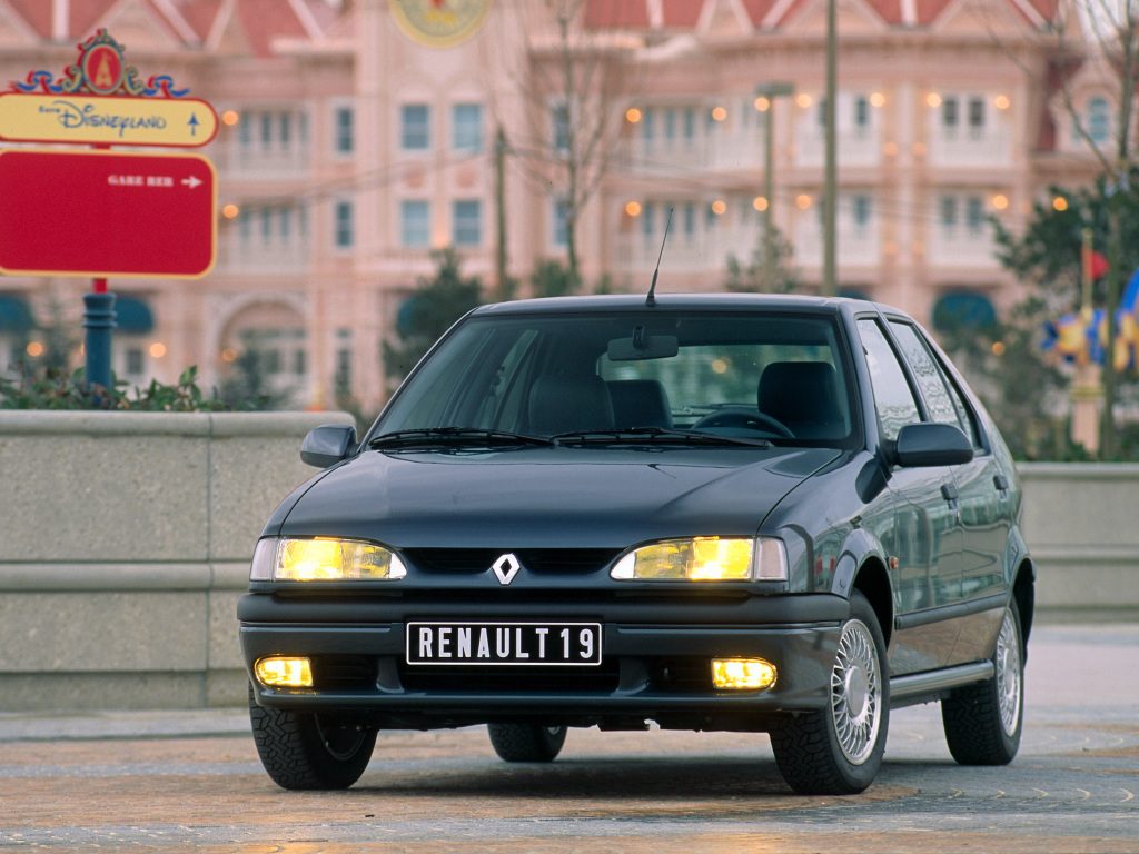 Renault 19, o último modelo da marca a ser nomeado com números