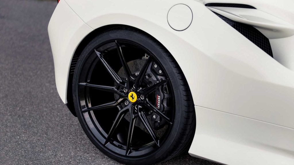 Ferrari F8 Tributo ganha potência e estilo com esta modificação