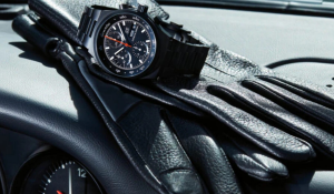Porsche Design assinala 50 anos com reedição de relógio emblemático