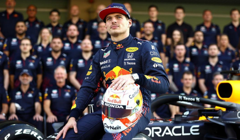 Max Verstappen vence GP do Japão encurtado e é bicampeão de Fórmula 1