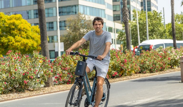 Cooltra lança serviço de aluguer de “e-bikes” em Portugal